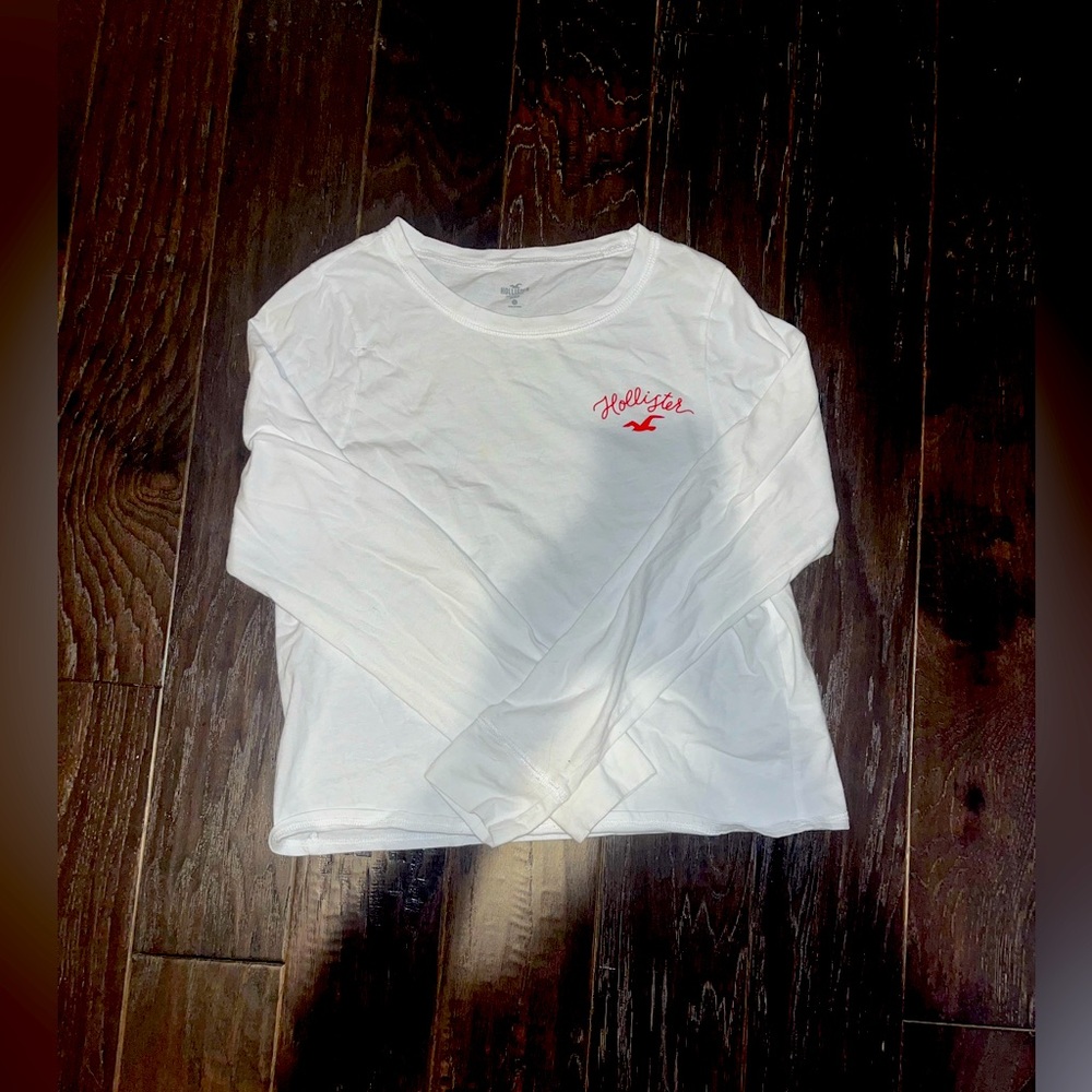 White basic Hollister long sleeve size small only work once